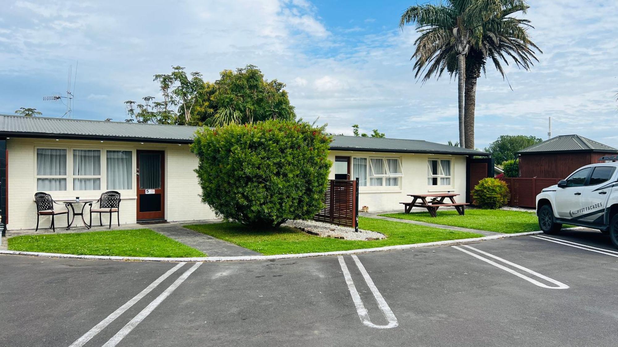18Th Avenue Thermal Motel Tauranga Exteriör bild
