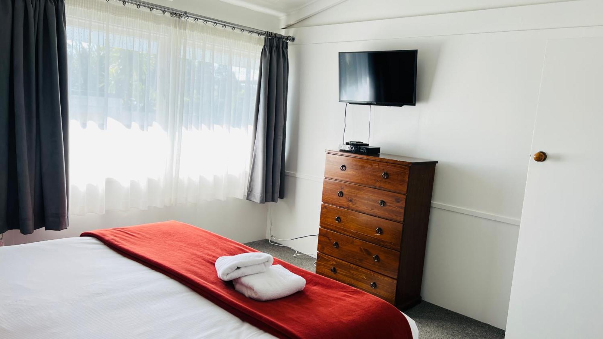 18Th Avenue Thermal Motel Tauranga Exteriör bild