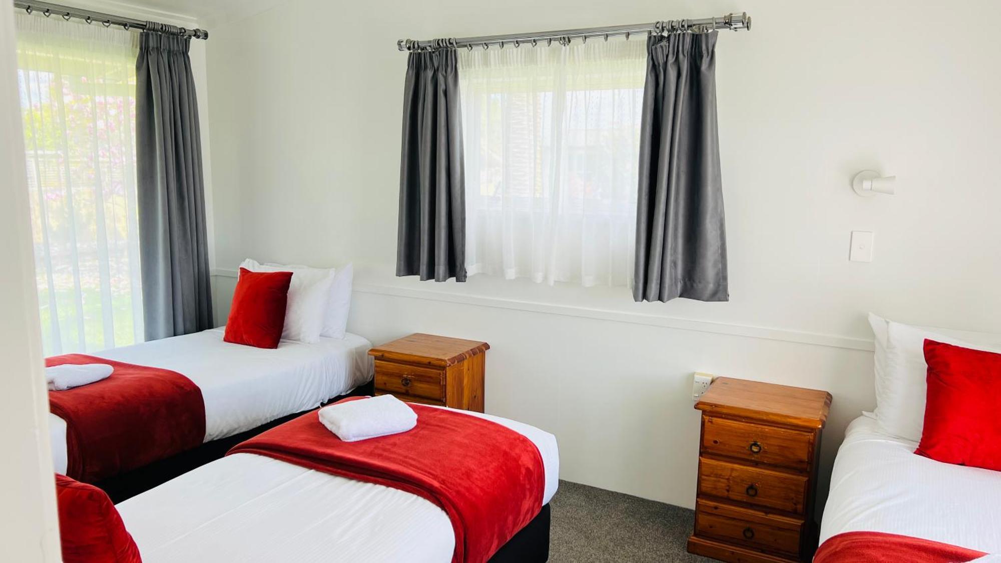 18Th Avenue Thermal Motel Tauranga Exteriör bild